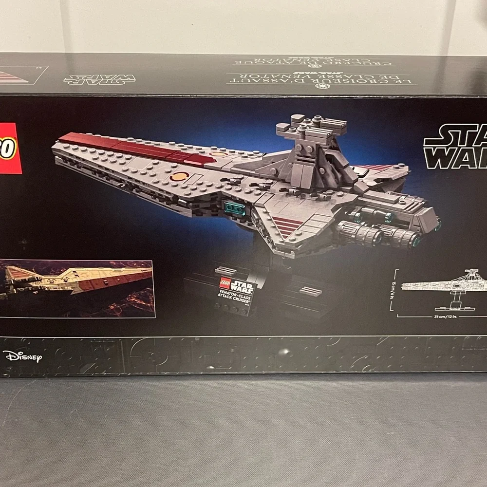 LEGO Star Wars Venator-Class Cruiser Set - Red and Gray (75441) 643Pcs 18+ NIP